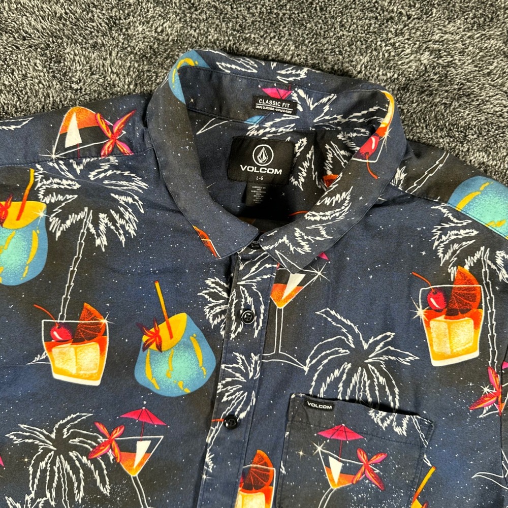 Volcom Shirt Mens Large Classic Fit Navy Tropical Cocktail Button Midnight AOP